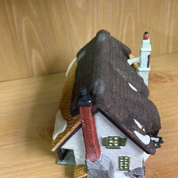 Oliver Twist Maylie Cottage Dickens Village 1990 In Box - Picture 8 of 10